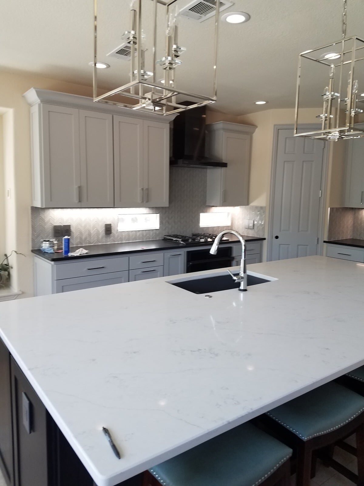Remodeled kitchen by Luna General Contractors